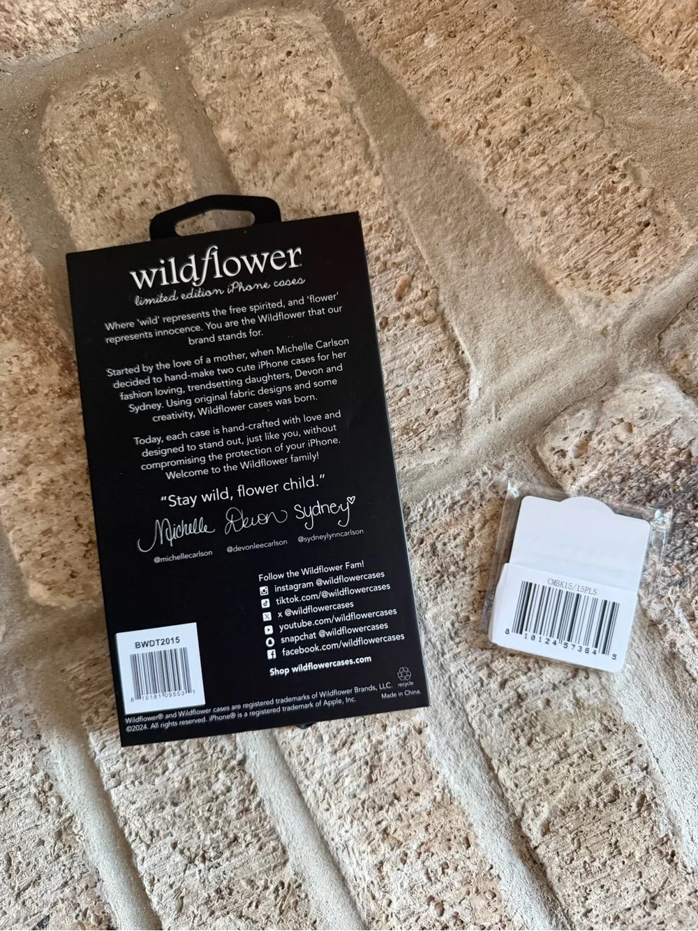 Wildflowers Black Polka Dot iPhone 15 Case and lens cover NEW
